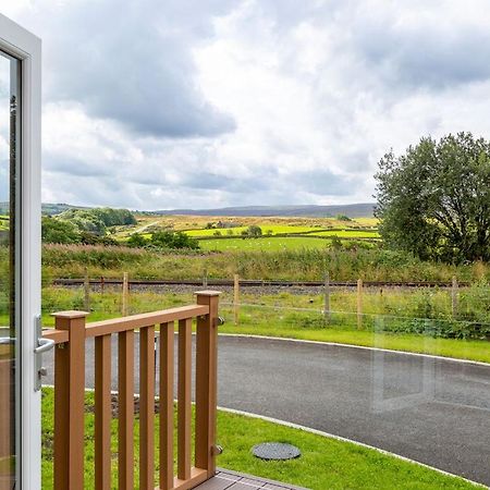 Great Harlow Views Newby  Exterior photo