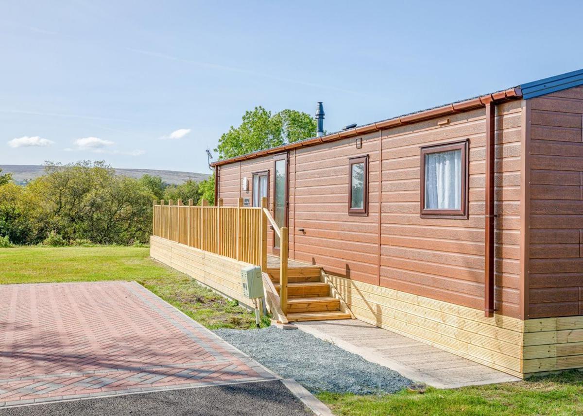 Great Harlow Views Newby  Exterior photo